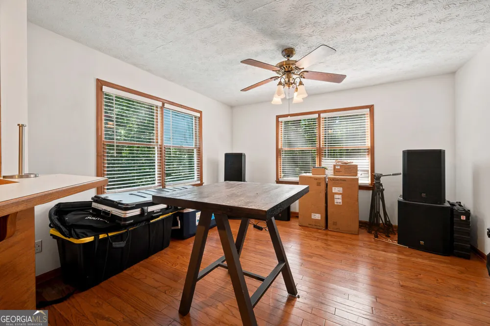 558 Auburn RD Auburn, GA 30011