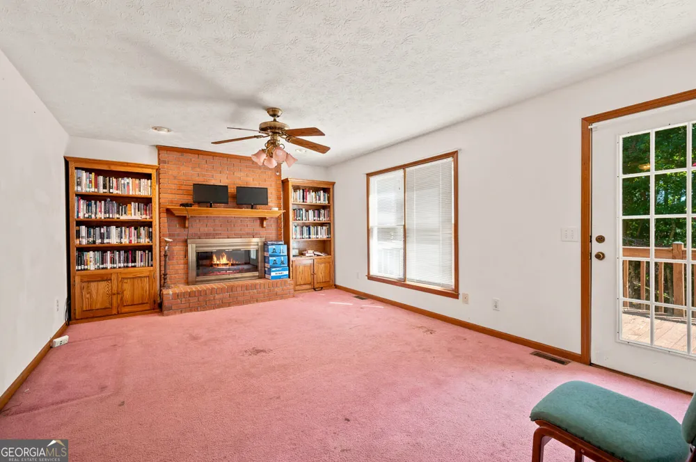558 Auburn RD Auburn, GA 30011