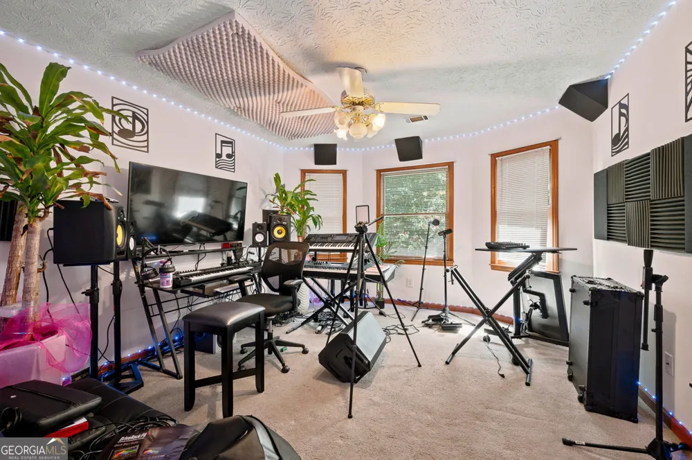 558 Auburn RD Auburn, GA 30011