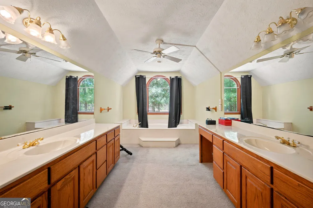 558 Auburn RD Auburn, GA 30011