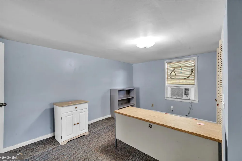 6043 Hawkinsville RD Macon, GA 31216