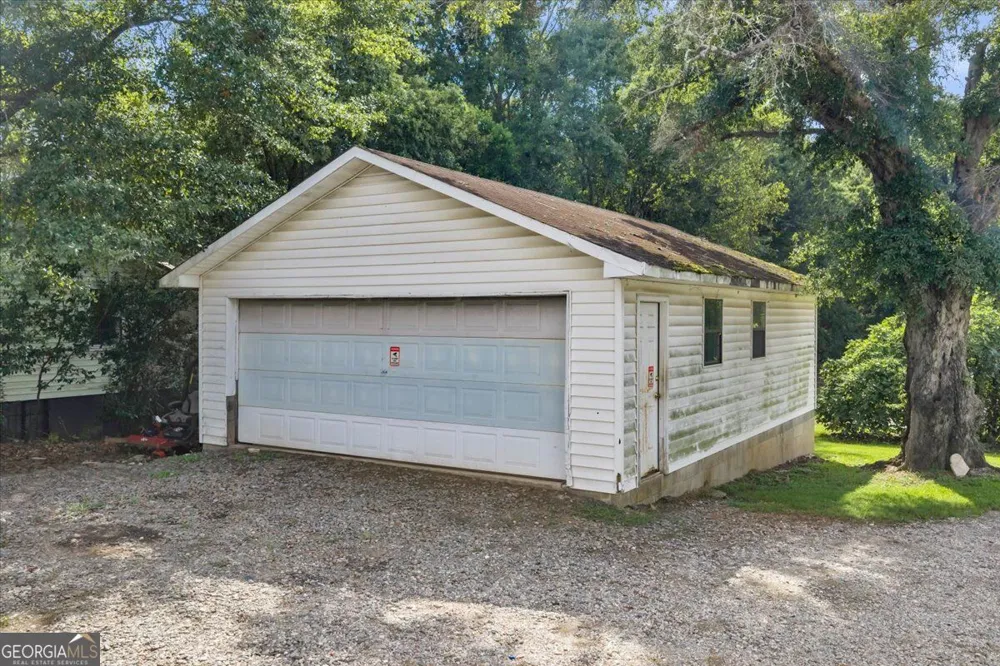 6043 Hawkinsville RD Macon, GA 31216