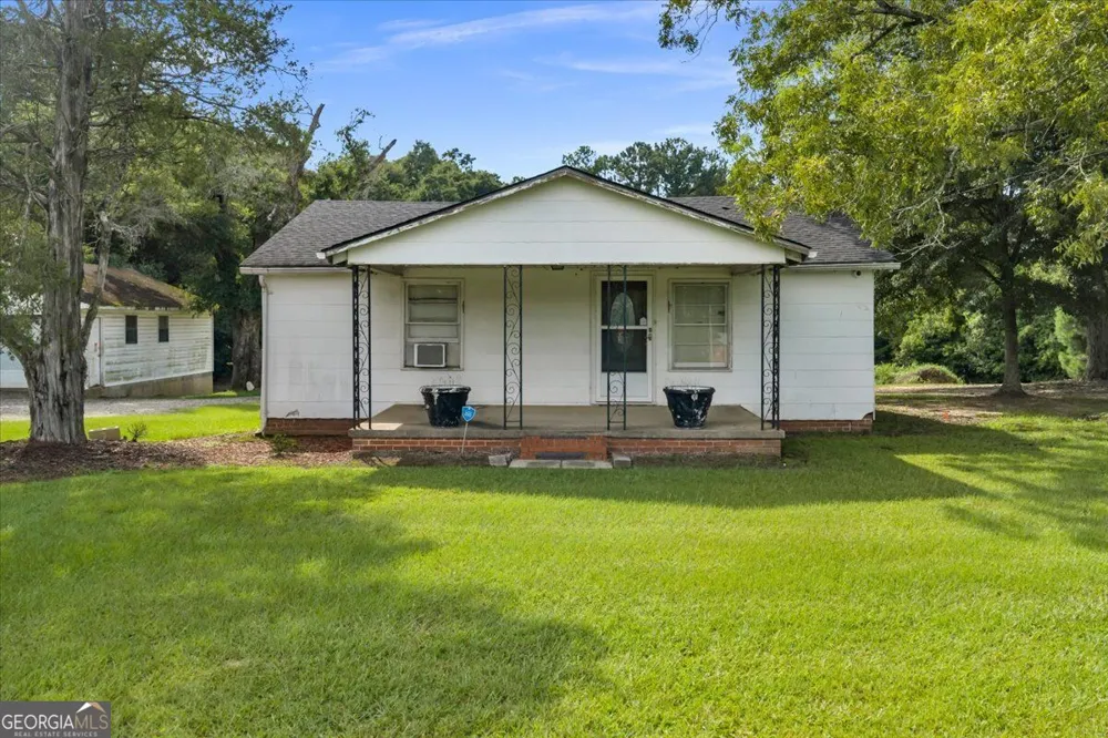 6043 Hawkinsville RD Macon, GA 31216