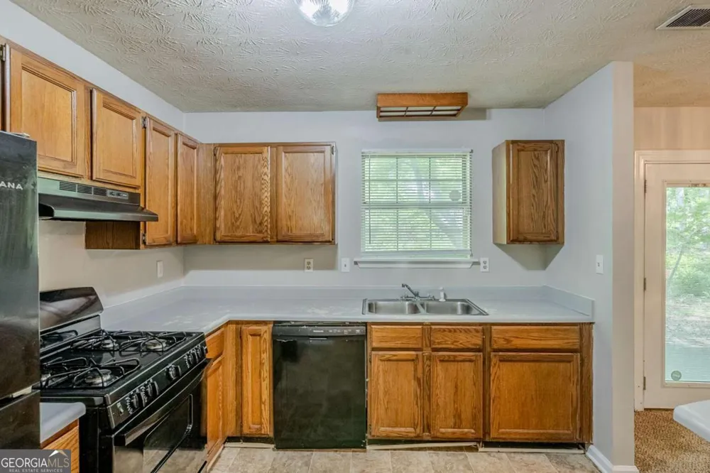 6185 Marbut Farms Chase Lithonia, GA 30058