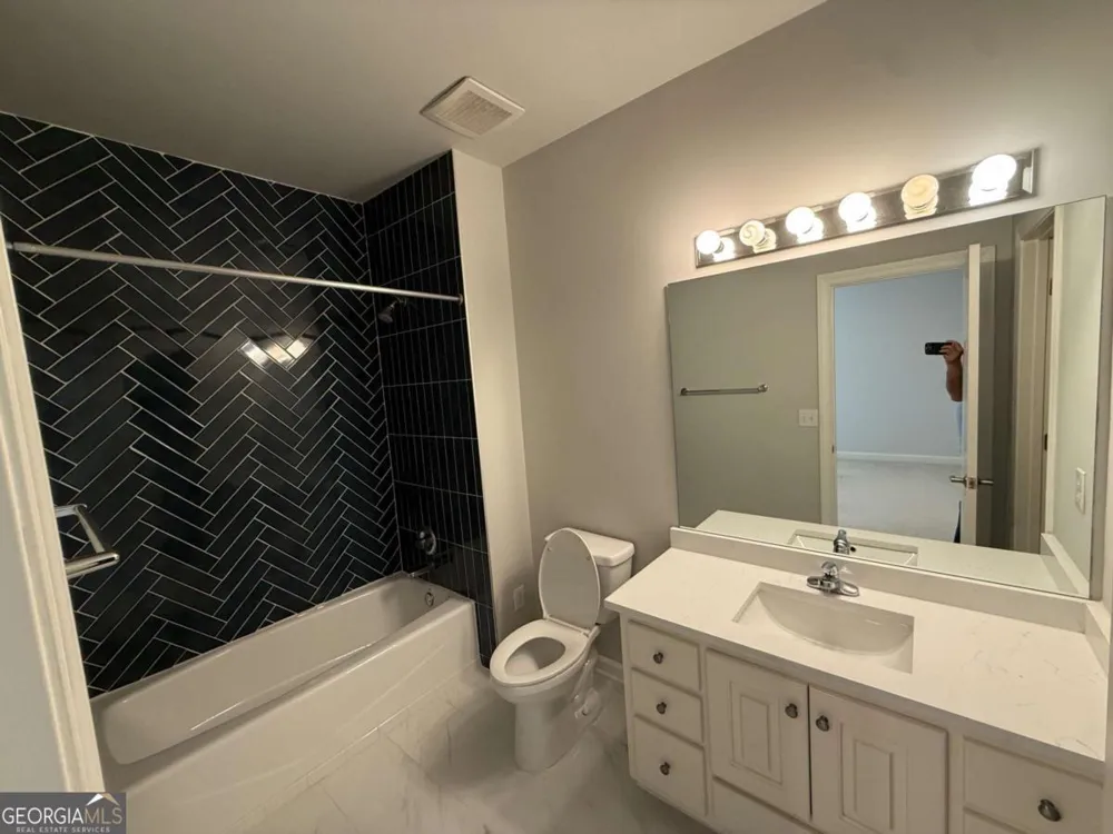 2120 Falling Water CT Cumming, GA 30041