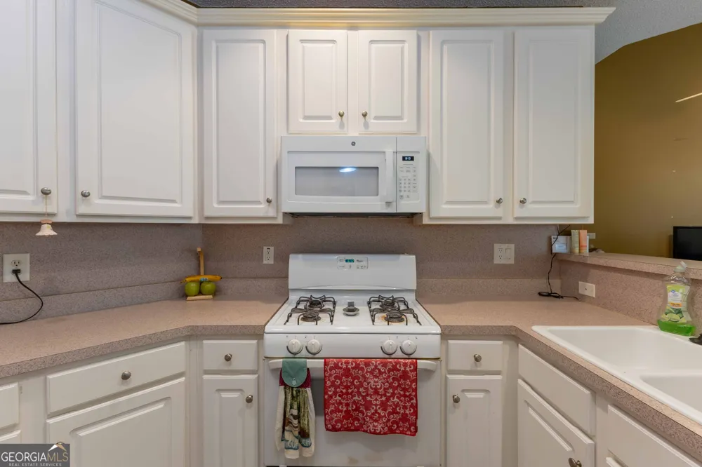 300 Pilgrim WAY Fayetteville, GA 30214