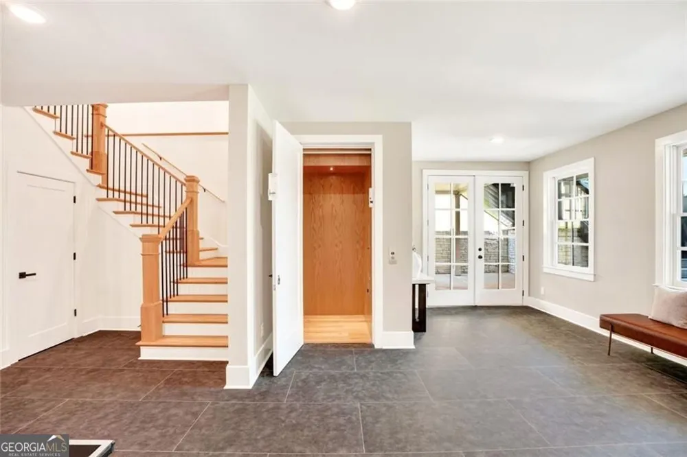 2153 Cooper Lake RD SE Smyrna, GA 30080