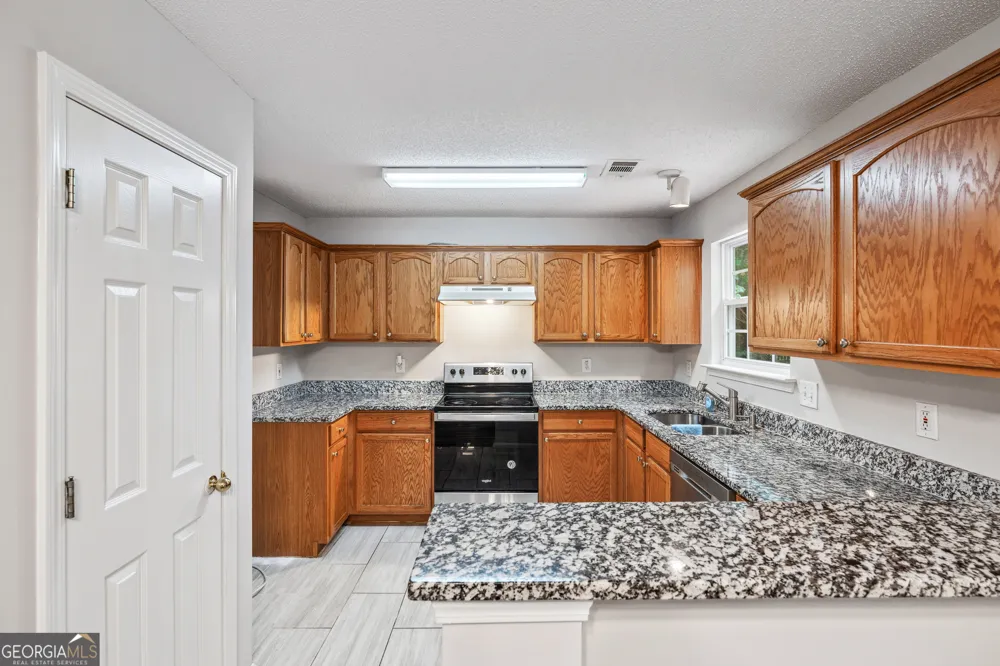 5849 Amerson LN Ellenwood, GA 30294