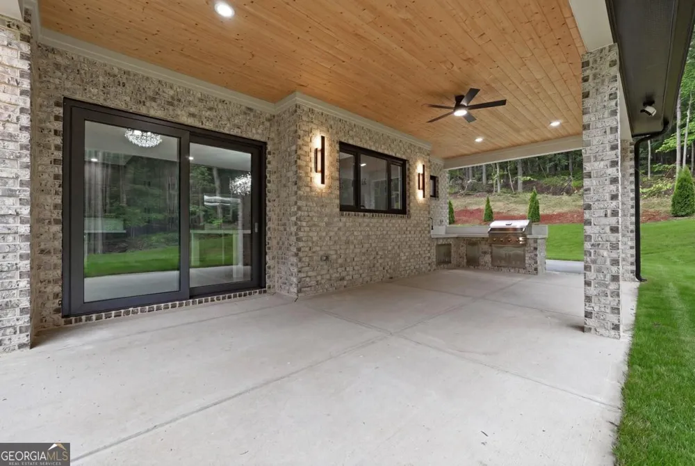 1563 Whitley RD Dacula, GA 30019