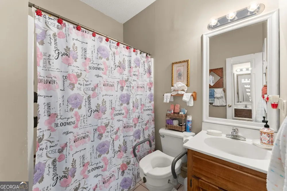 716 Michael DR Winder, GA 30680