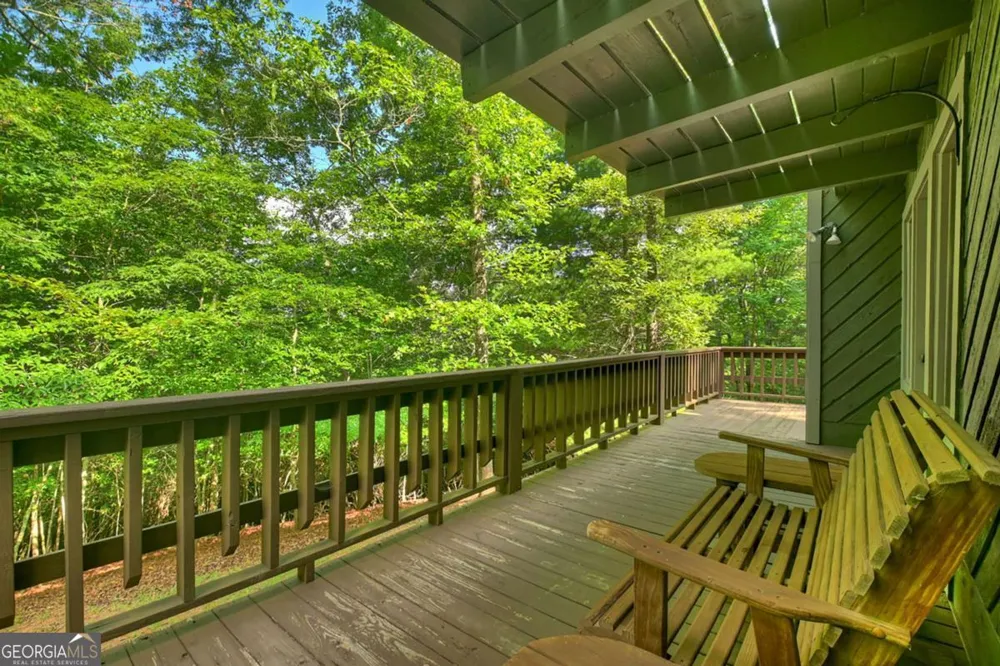 685 Cross CRK Mineral Bluff, GA 30559