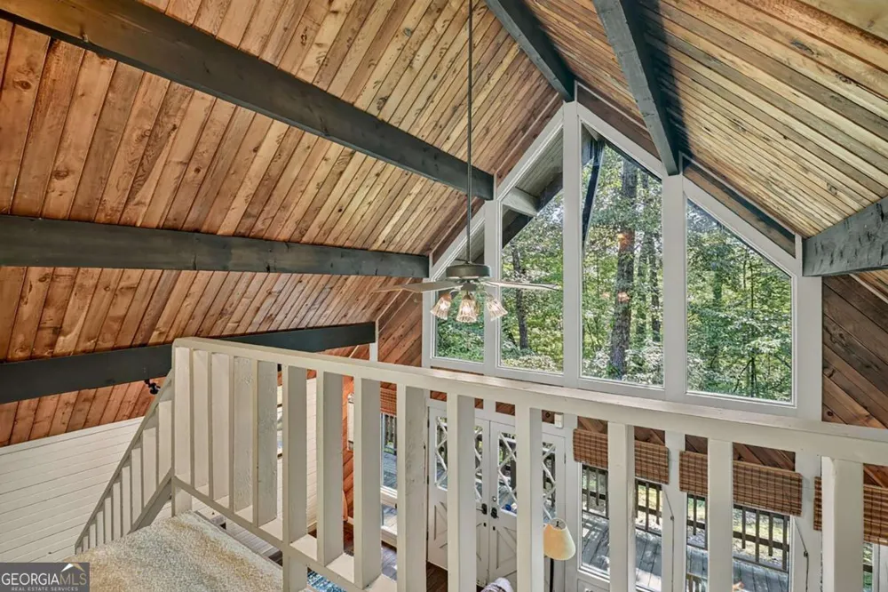 685 Cross CRK Mineral Bluff, GA 30559