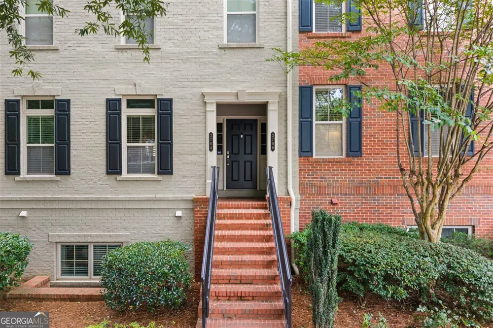 2704 Wander LN Alpharetta, GA 30022