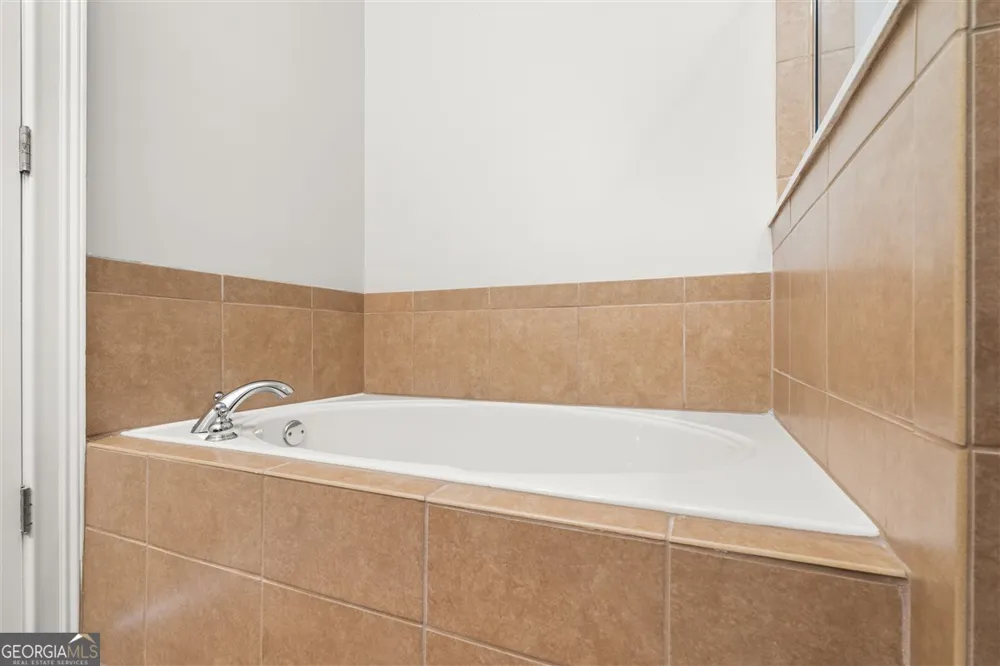 2704 Wander LN Alpharetta, GA 30022