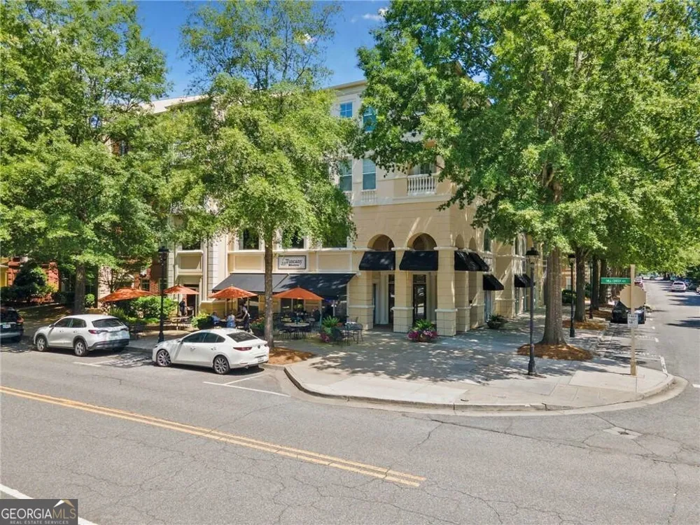 2704 Wander LN Alpharetta, GA 30022