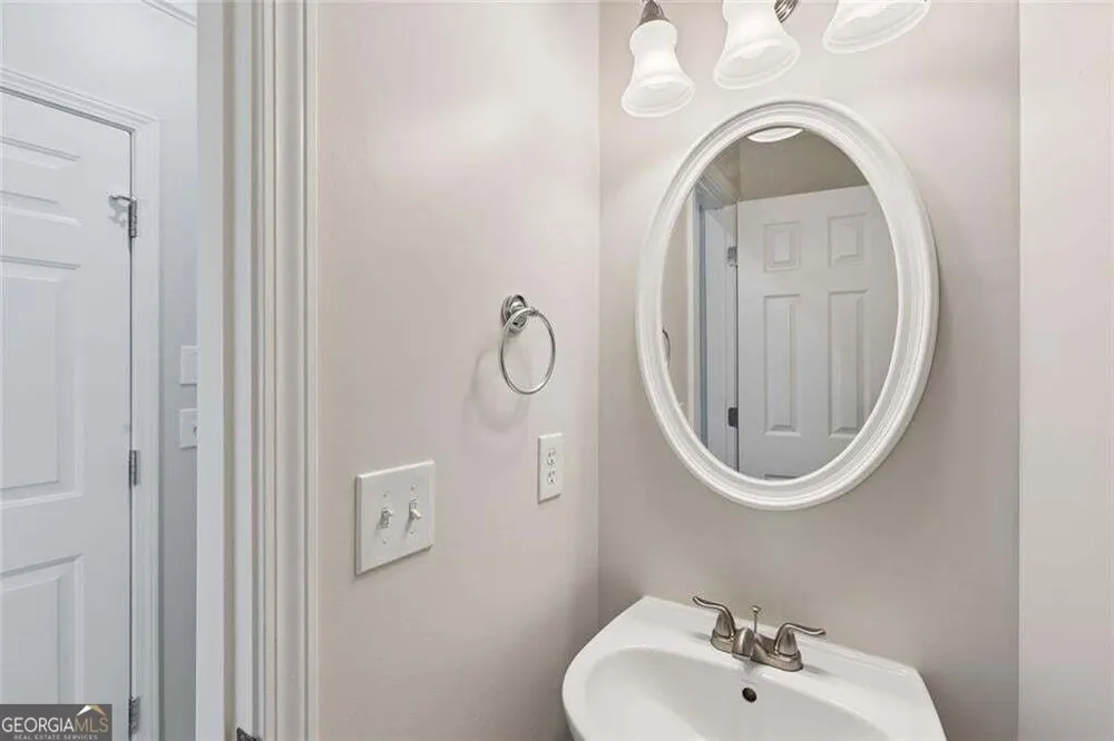 615 Syemore PASS Canton, GA 30115