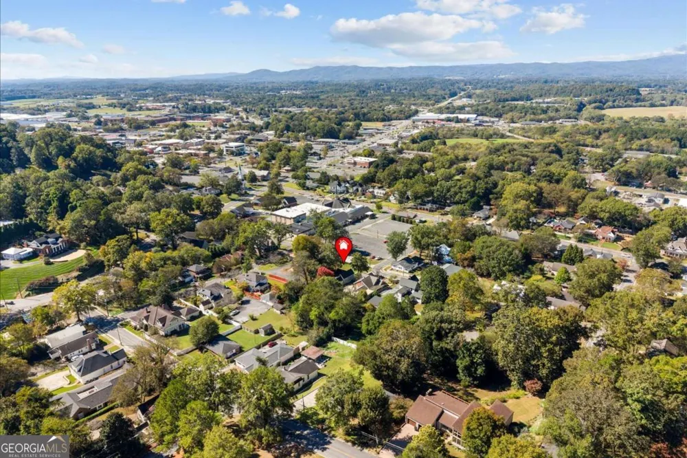 515 Woodlawn AVE Calhoun, GA 30701