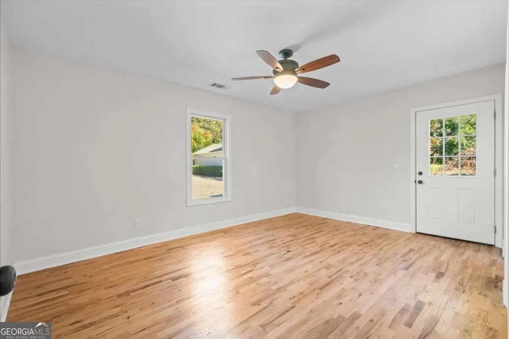 515 Woodlawn AVE Calhoun, GA 30701