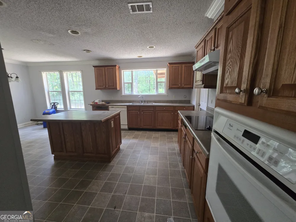 110 Bird RD Springfield, GA 31329