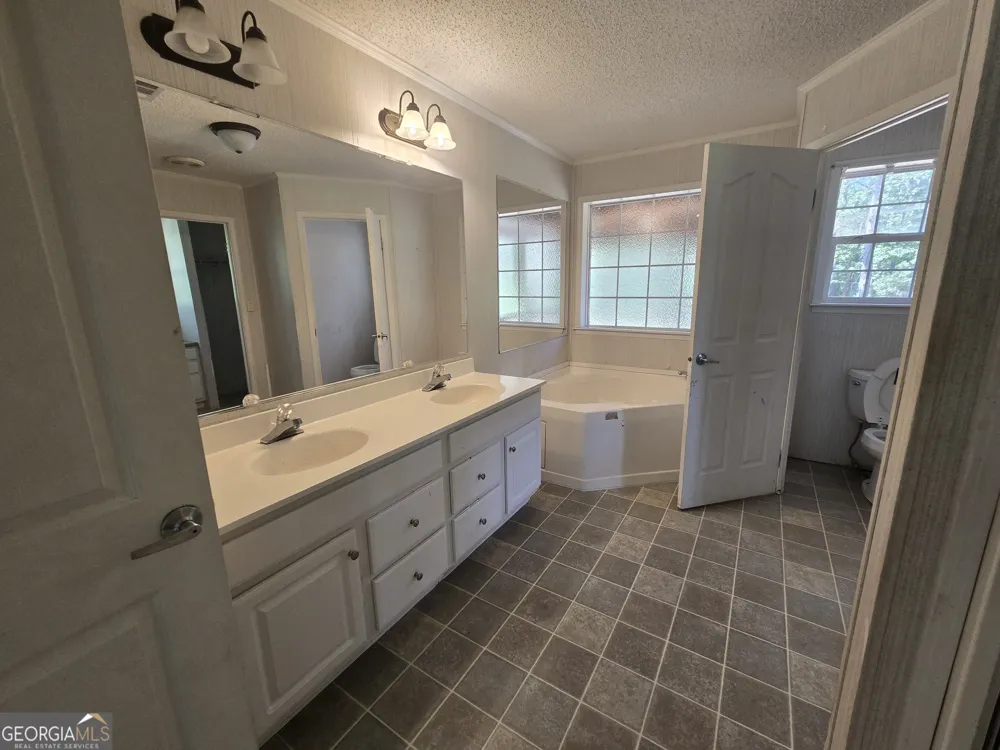 110 Bird RD Springfield, GA 31329