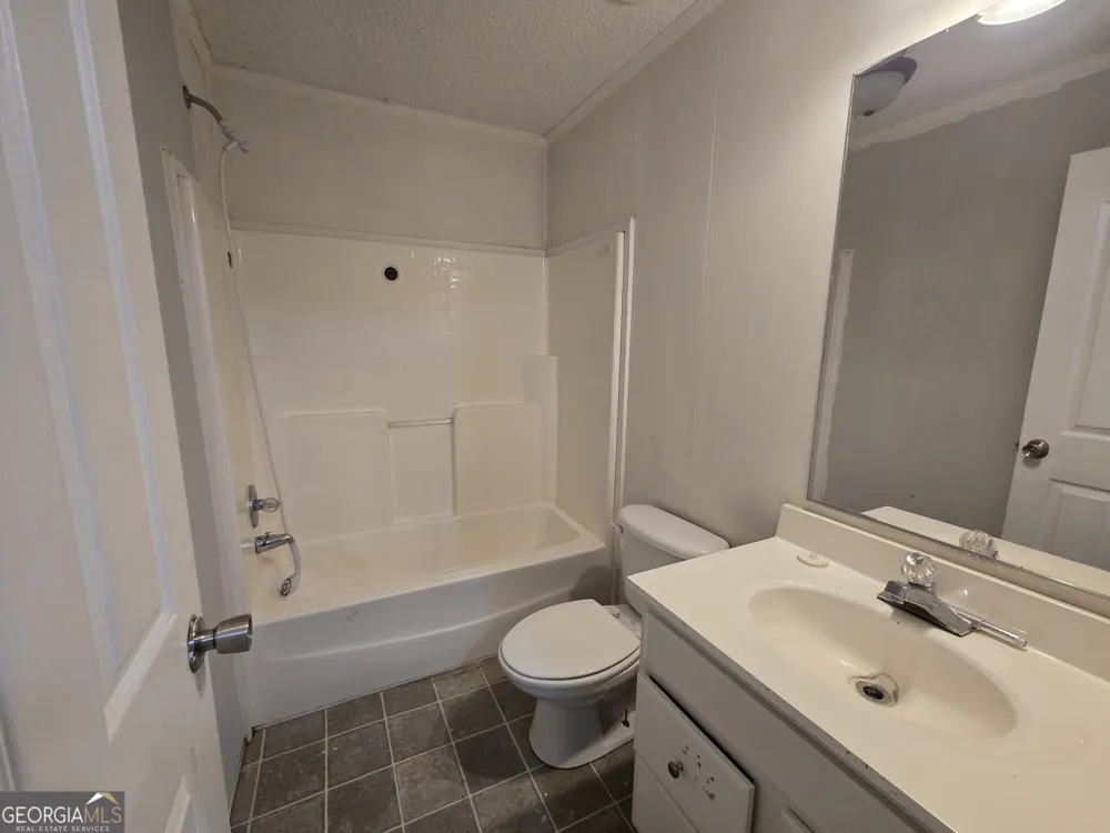 110 Bird RD Springfield, GA 31329