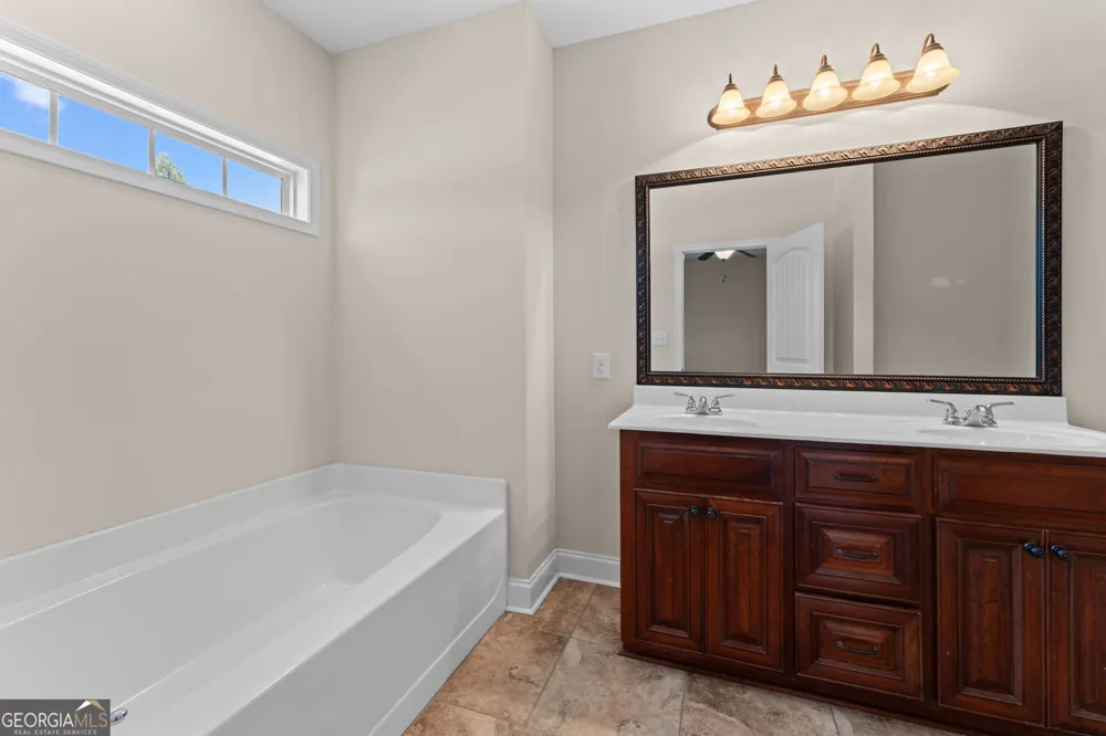 200 Lasso DR Warner Robins, GA 31088