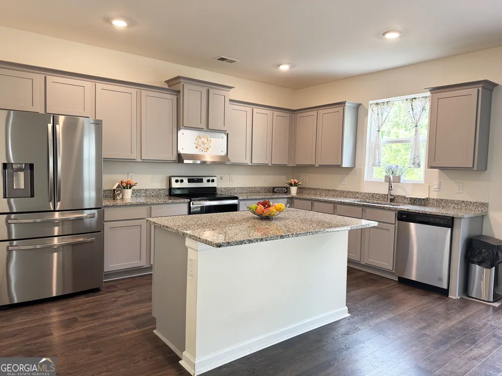 692 Whitman LN Stockbridge, GA 30281