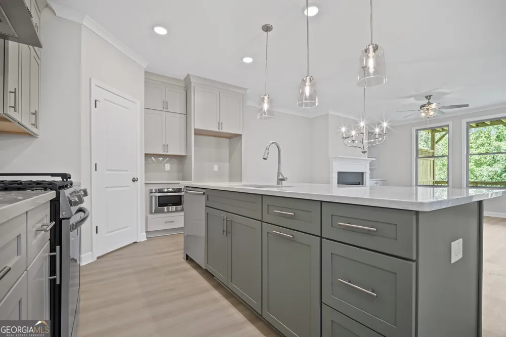 203 Retreat LN Canton, GA 30114