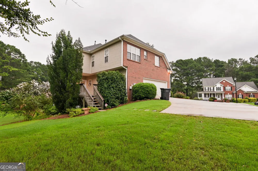 233 Thorn Berry Way Conyers, GA 30094