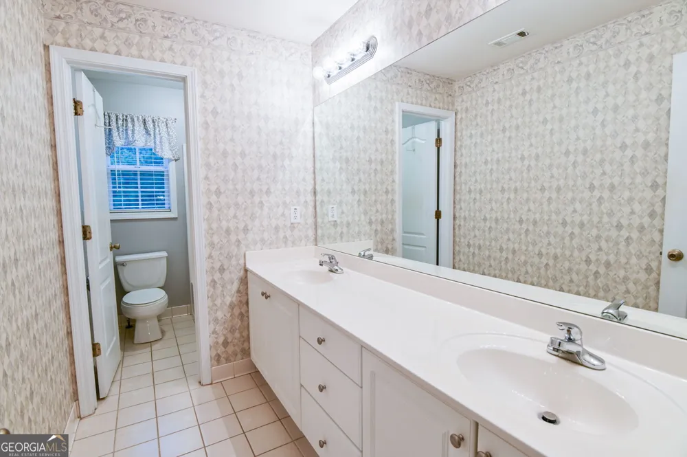 233 Thorn Berry Way Conyers, GA 30094