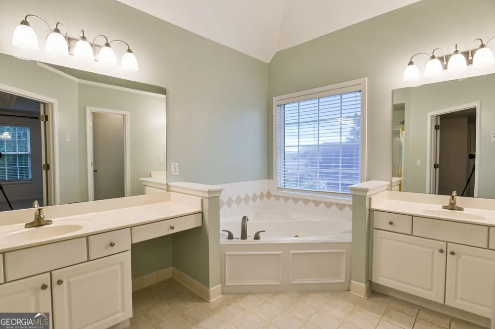 233 Thorn Berry Way Conyers, GA 30094
