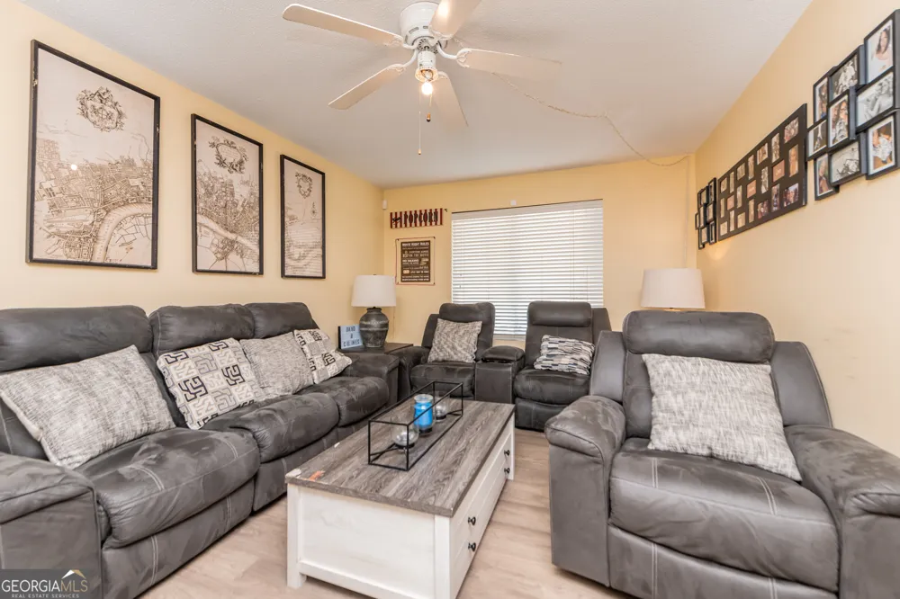 141 Stoneridge DR Warner Robins, GA 31088