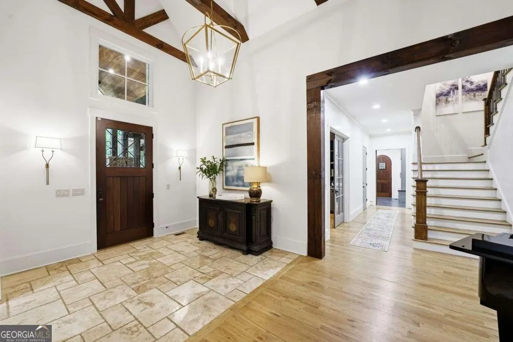 625 W Northway LN Sandy Springs, GA 30342