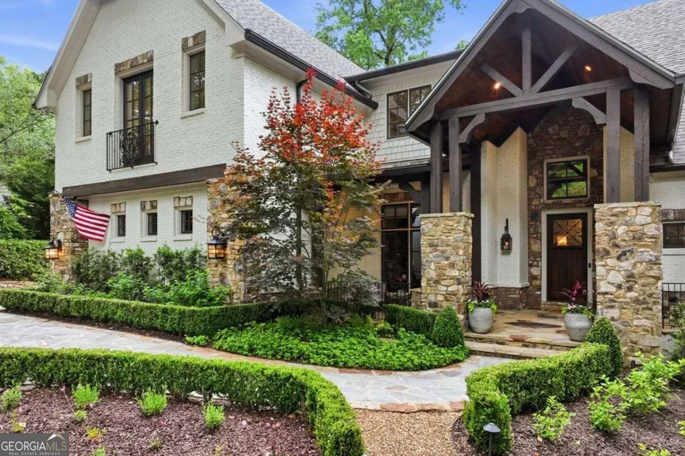 625 W Northway LN Sandy Springs, GA 30342