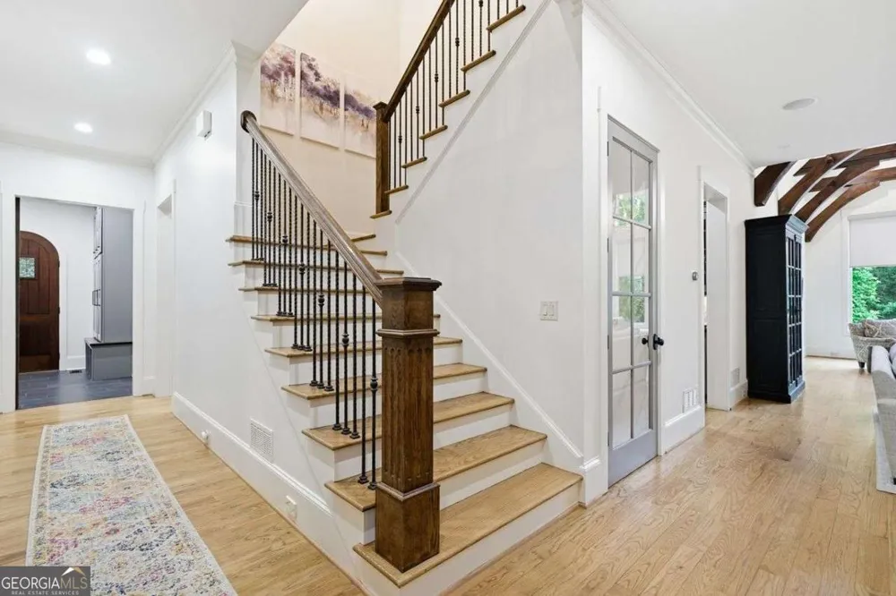 625 W Northway LN Sandy Springs, GA 30342