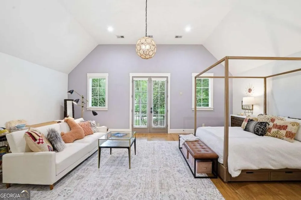 625 W Northway LN Sandy Springs, GA 30342