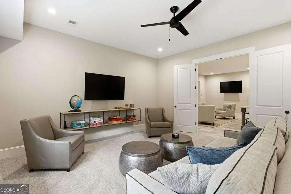 625 W Northway LN Sandy Springs, GA 30342