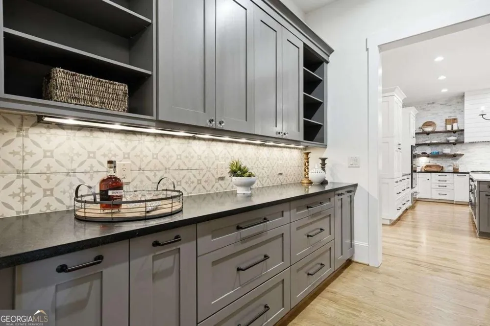 625 W Northway LN Sandy Springs, GA 30342