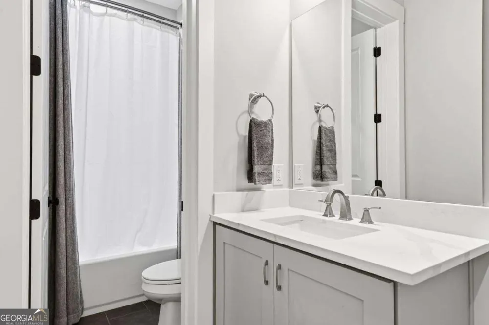 625 W Northway LN Sandy Springs, GA 30342