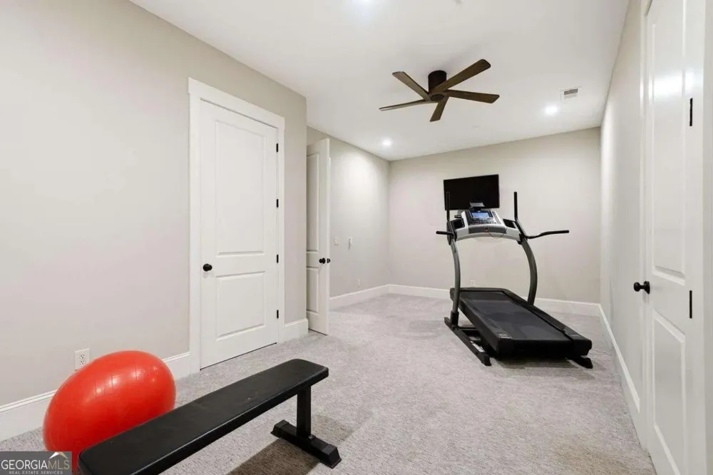 625 W Northway LN Sandy Springs, GA 30342
