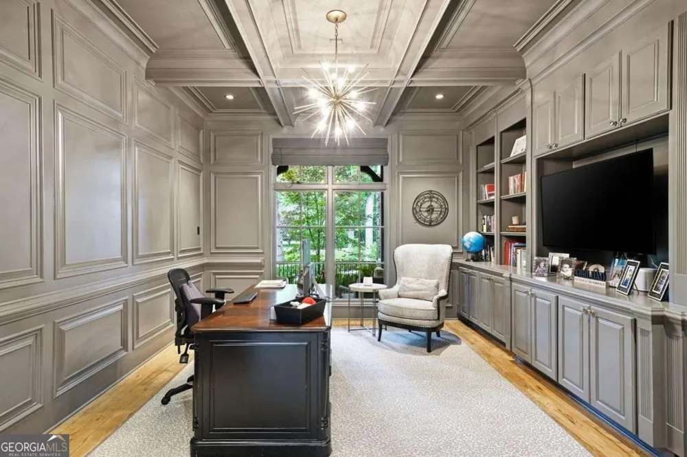 625 W Northway LN Sandy Springs, GA 30342