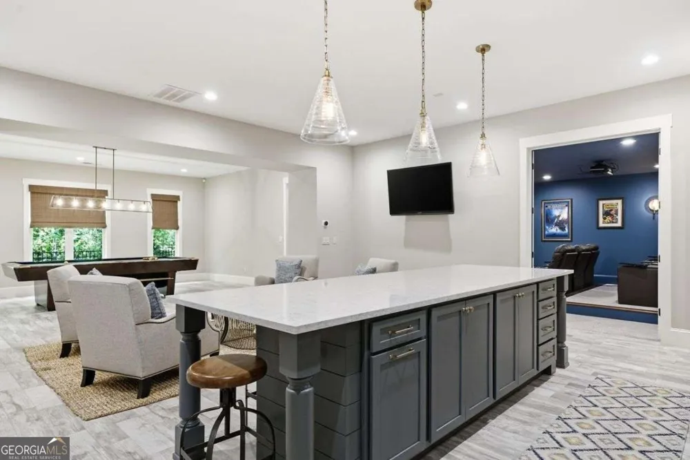 625 W Northway LN Sandy Springs, GA 30342