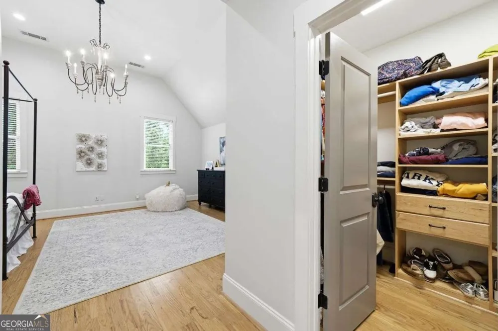 625 W Northway LN Sandy Springs, GA 30342