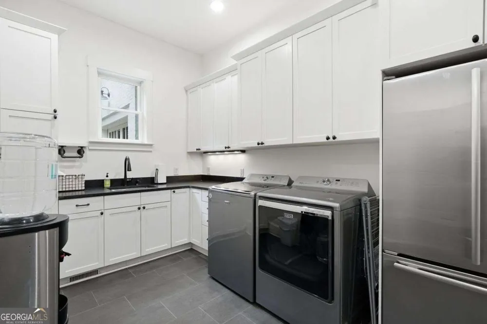 625 W Northway LN Sandy Springs, GA 30342