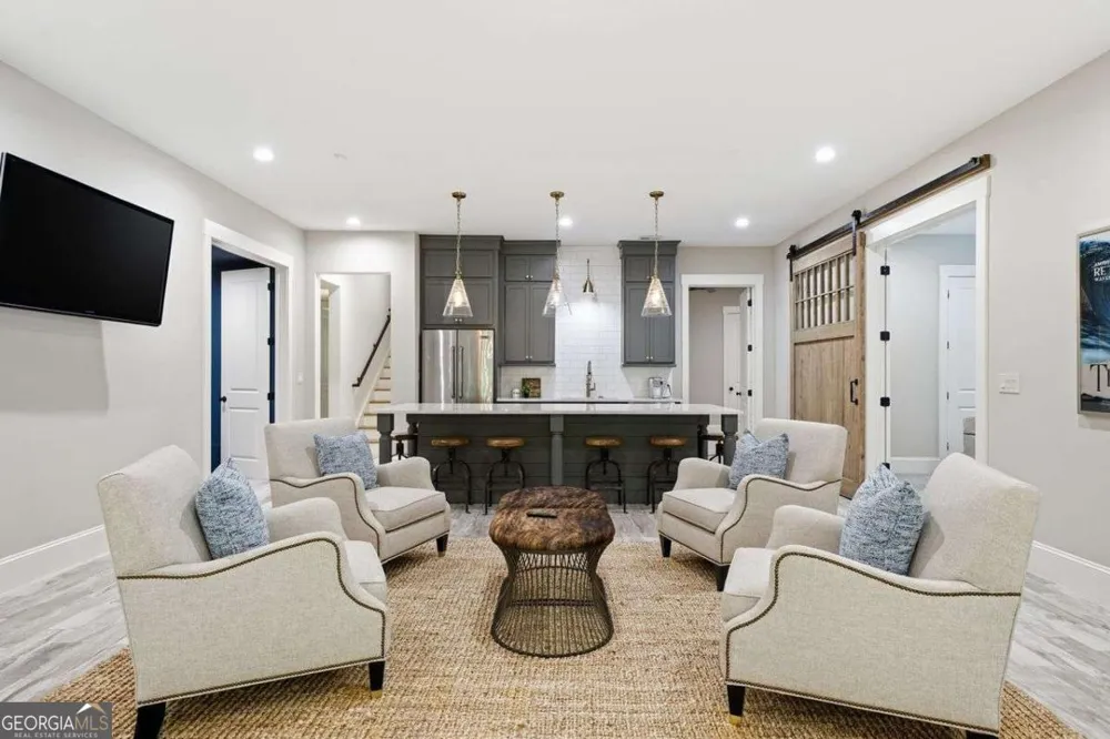 625 W Northway LN Sandy Springs, GA 30342