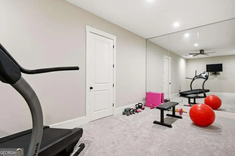 625 W Northway LN Sandy Springs, GA 30342