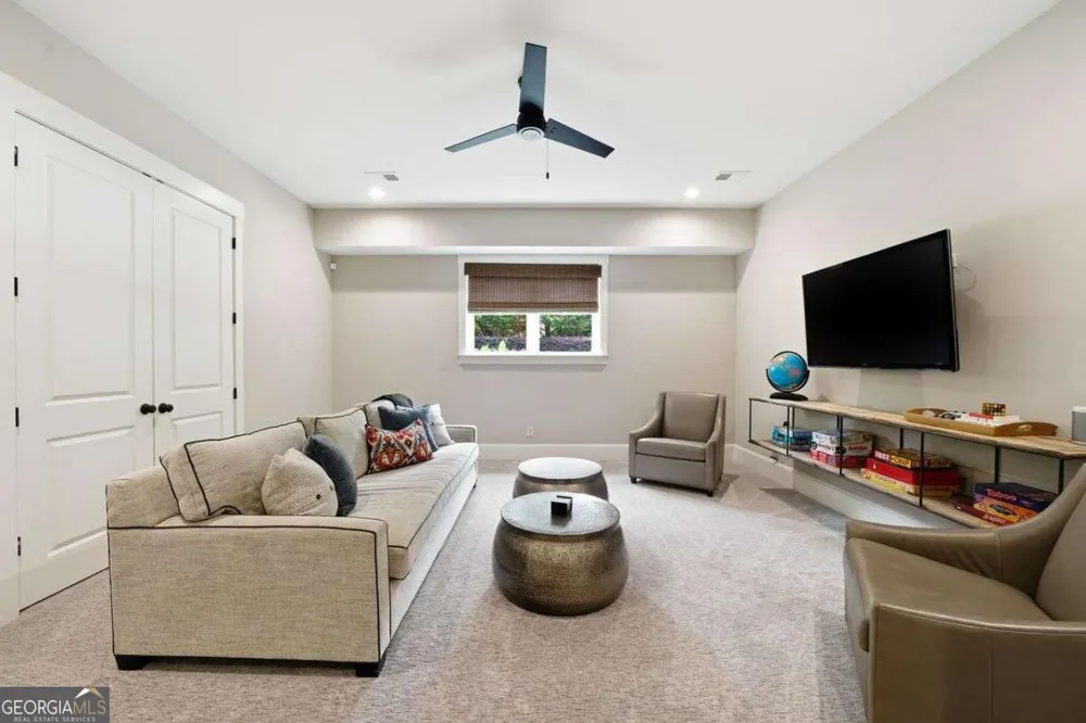 625 W Northway LN Sandy Springs, GA 30342