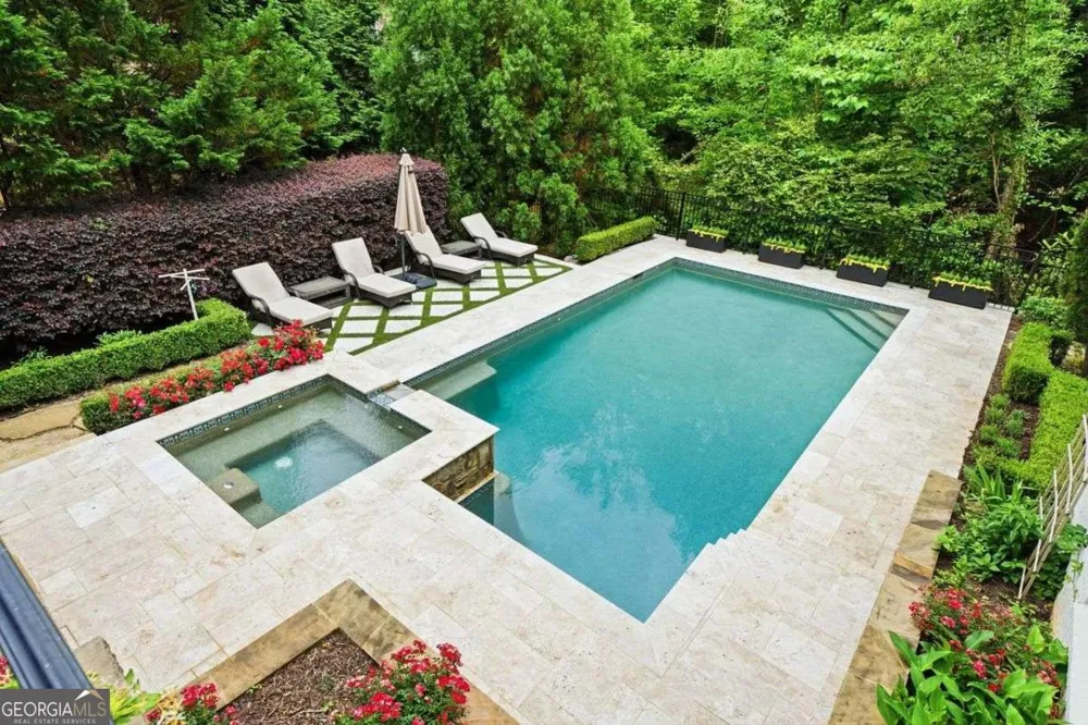 625 W Northway LN Sandy Springs, GA 30342