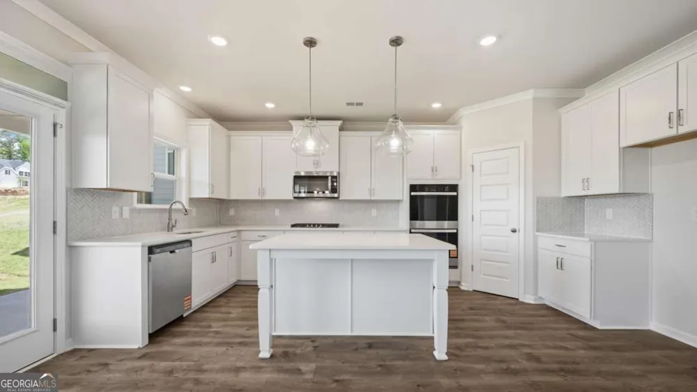 498 Beachview RD Hampton, GA 30228