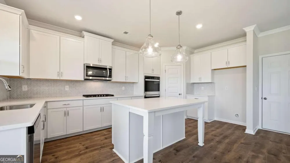 498 Beachview RD Hampton, GA 30228